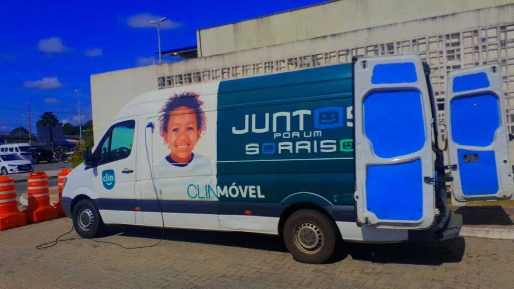 Atendimento Unidade Móvel Clin em parceria com a Coopservi – Feira de Santana – BA – Policlínica Regional